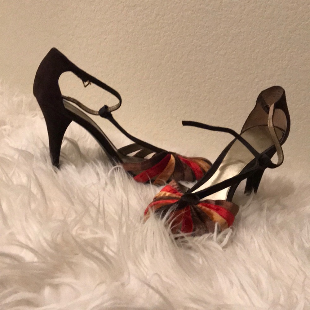 Nine West velvet pumps. Mary Jane t-strap.